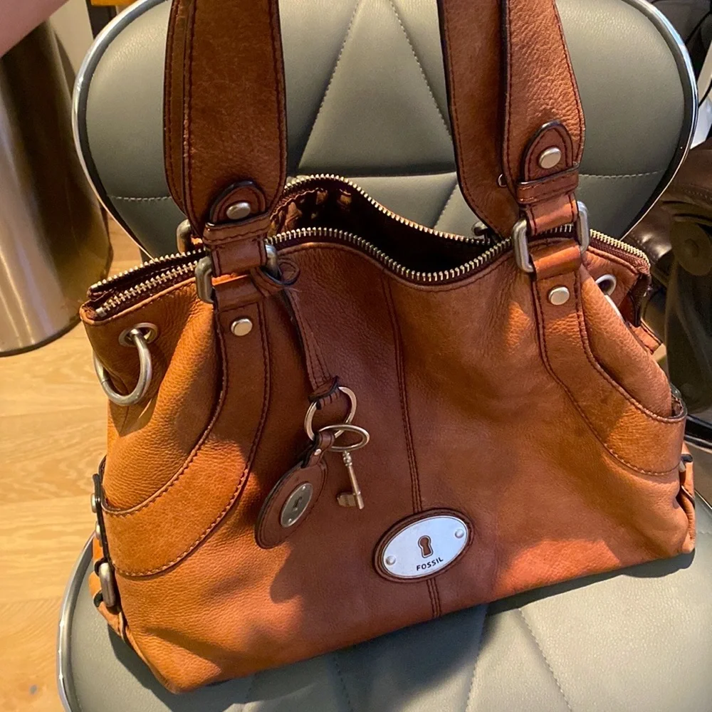 Fossil Brown Leather Tote with Key Charm - Picture 4 of 5